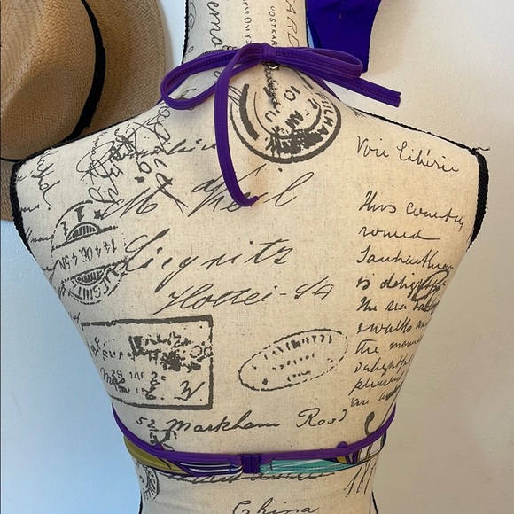 Milagros Lingerie | Colorful Patterned Bikini Top and Purple Bottom Size Large - Picture 6 of 7